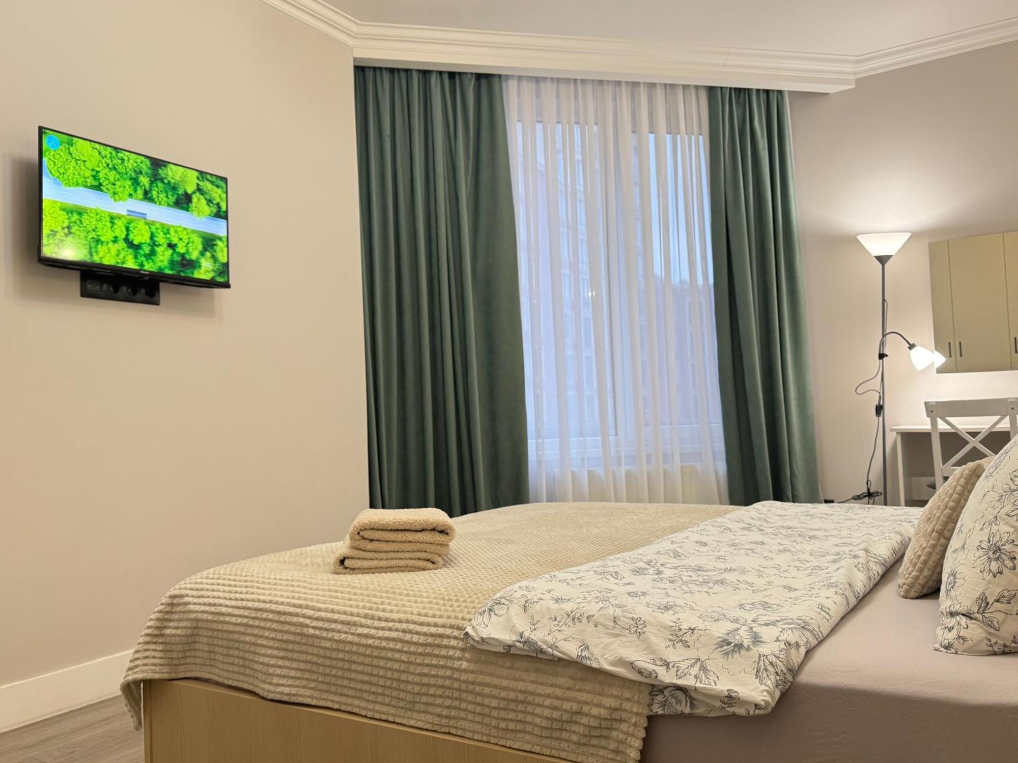 Two Bedroom Apartment In The Center, With Parking, Address Avram Iancu 32 基希讷乌 外观 照片