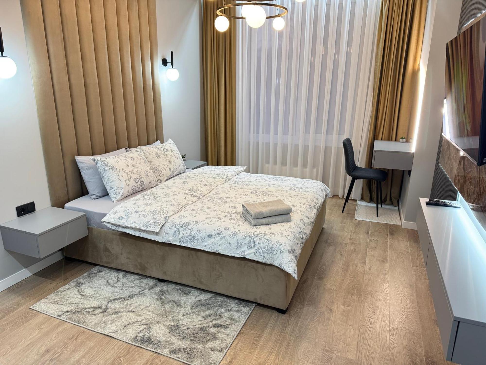 Two Bedroom Apartment In The Center, With Parking, Address Avram Iancu 32 基希讷乌 外观 照片