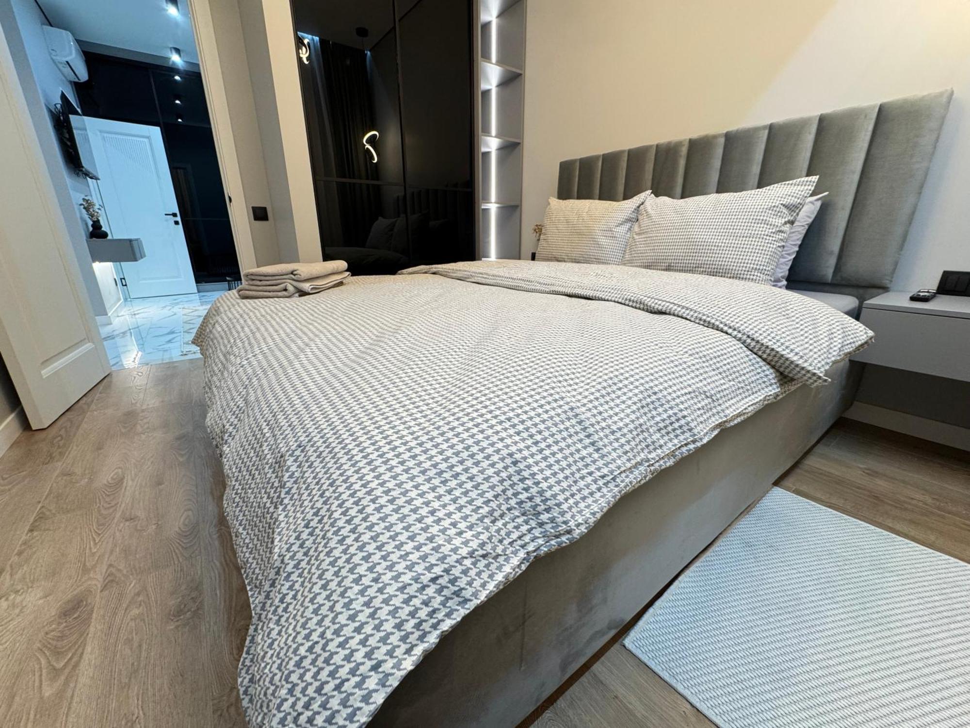 Two Bedroom Apartment In The Center, With Parking, Address Avram Iancu 32 基希讷乌 外观 照片