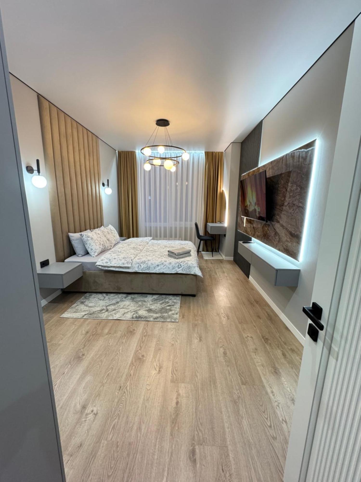 Two Bedroom Apartment In The Center, With Parking, Address Avram Iancu 32 基希讷乌 外观 照片