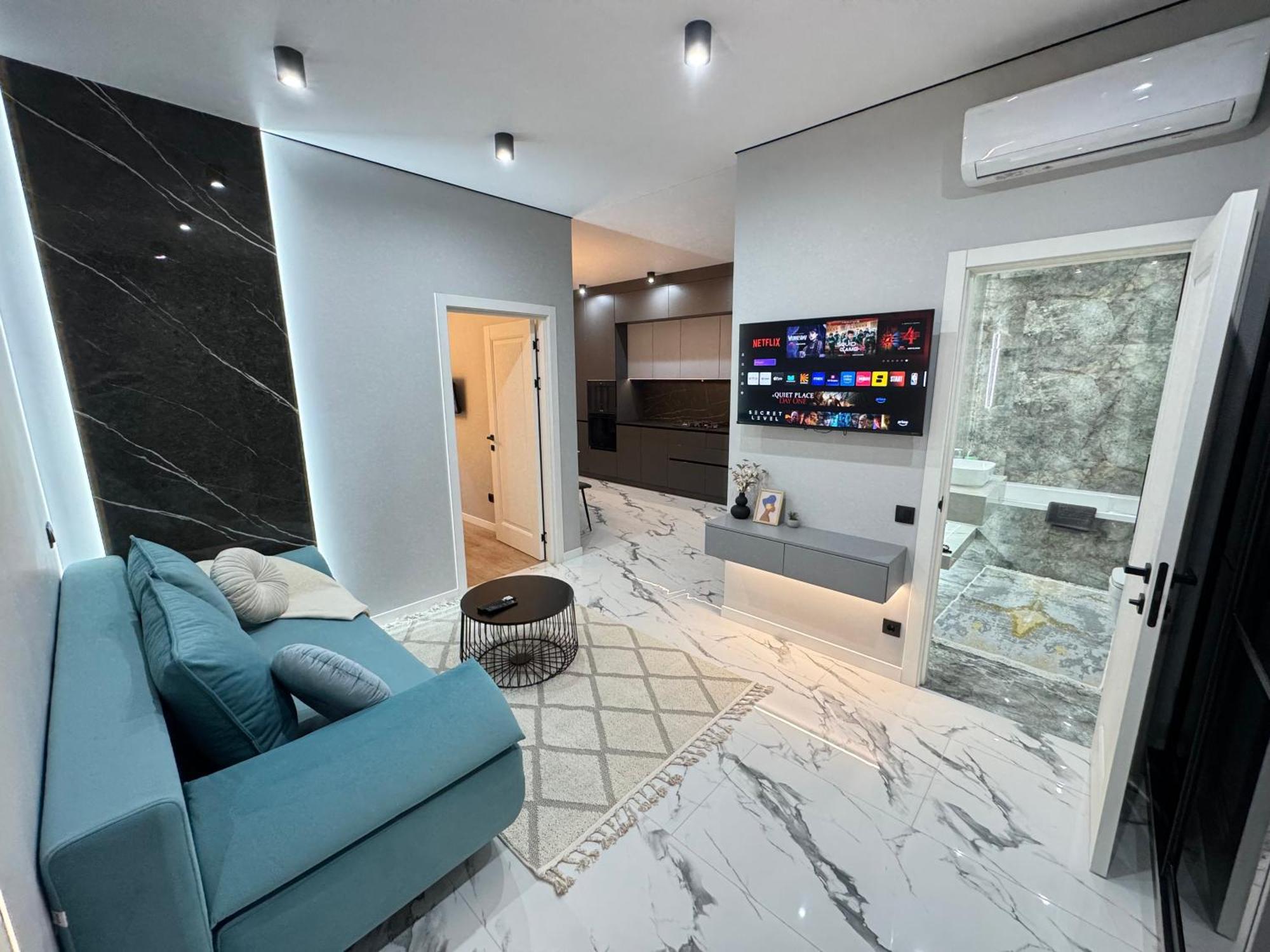 Two Bedroom Apartment In The Center, With Parking, Address Avram Iancu 32 基希讷乌 外观 照片